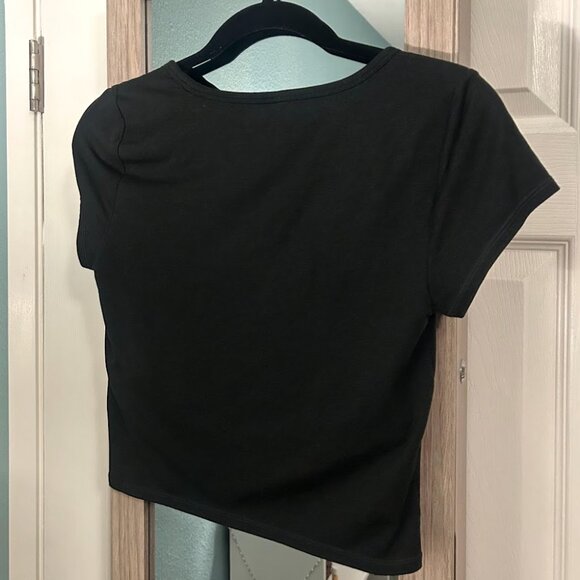 Vuori Short Sleeve Halo Crop Top Black Size M - Picture 2 of 2